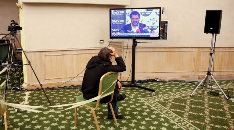 Politico: Η Ευρώπη αντιμέτωπη με την επανάσταση των λαϊκιστών