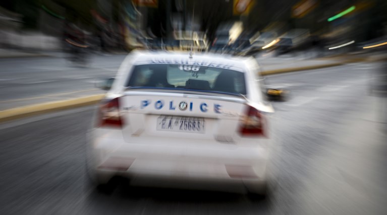 Σπείρα κρατούσε αιχμάλωτη και βασάνιζε μια 77χρονη στα Εξάρχεια