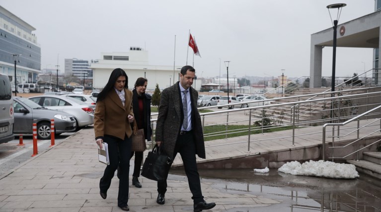 Guardian: Τι κρύβει το τουρκικό παιχνίδι με τους δύο Ελληνες