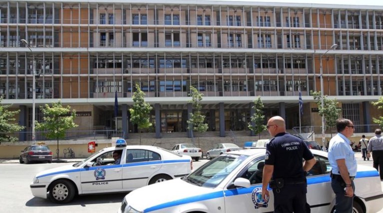 Προειδοποίηση για βόμβα και βαν με εκρηκτικά στα δικαστήρια στη Θεσσαλονίκη