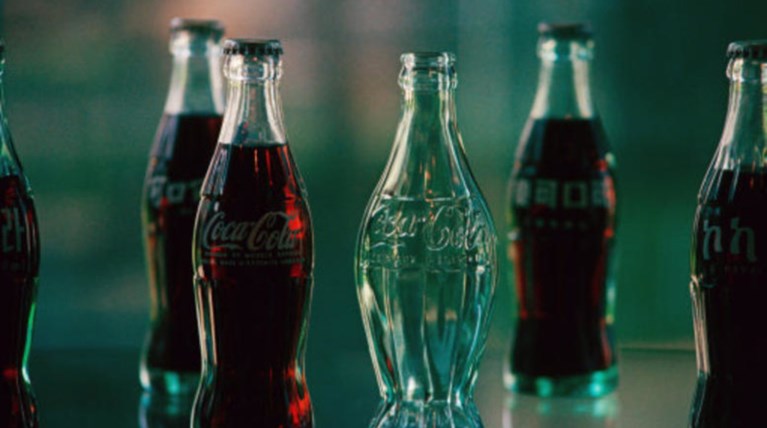 Ανατροπή: Η Coca-Cola λανσάρει το πρώτο αλκοολούχο ρόφημά της στην Ιαπωνία