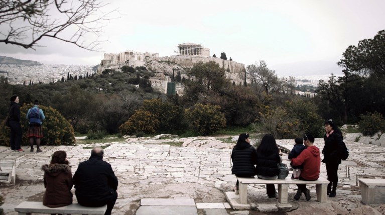 Συμμορία λήστευε πολίτες & τουρίστες στον αρχαιολογικό χώρο της Ακρόπολης