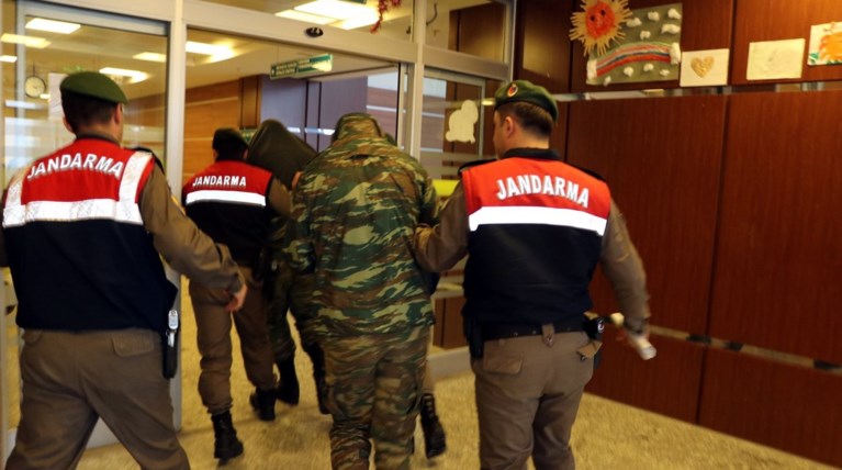 Παρέμβαση 15 Ελλήνων ευρωβουλευτών για τους δύο στρατιωτικούς
