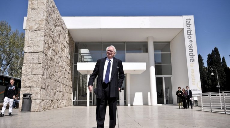 Σεξουαλική παρενόχληση από ένα τοπ αρχιτέκτονα του κόσμου