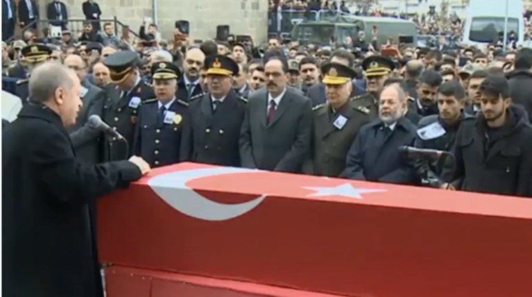 Ερντογάν σε ΕΕ: Θα ανοίξω τα σύνορα, δεν θα βρίσκετε τρύπα να κρυφτείτε