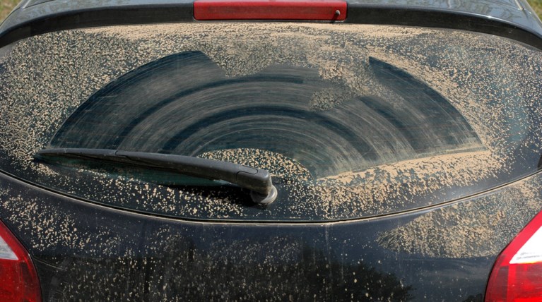 Συννεφιά με τοπικές βροχές και αφρικανική σκόνη