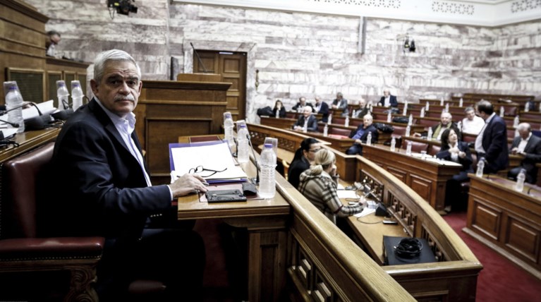 Τροπολογία ρουσφέτι για αστυνομικούς:Θα μπορούν να υπηρετούν στον τόπο τους