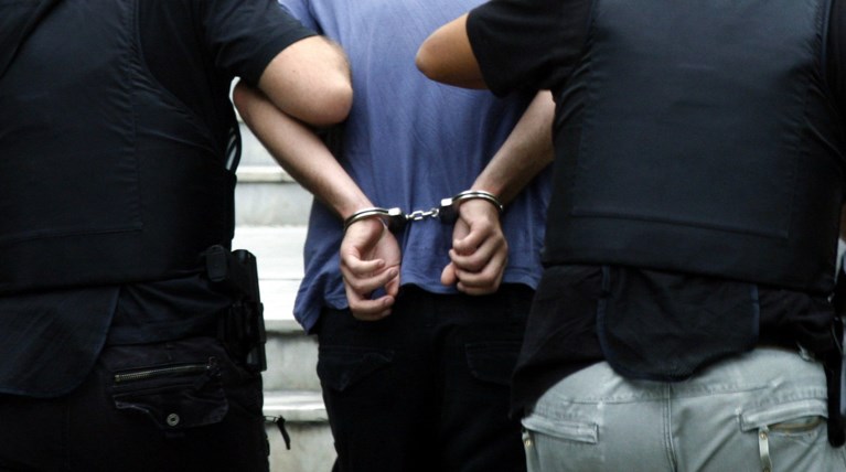 Συνελήφθη 30χρονος επιδειξίας έξω από σχολείο στο Μενίδι