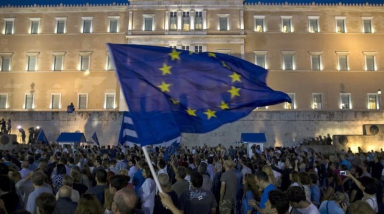 «ΔιαΝΕΟσις» - MRB: Μειώνεται ο αντιευρωπαϊσμός, αντιφάσεις για τα μνημόνια