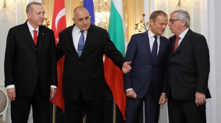 Το μεγάλο παζάρι στη Βάρνα για προσφυγικό και ευρωτουρκικές σχέσεις