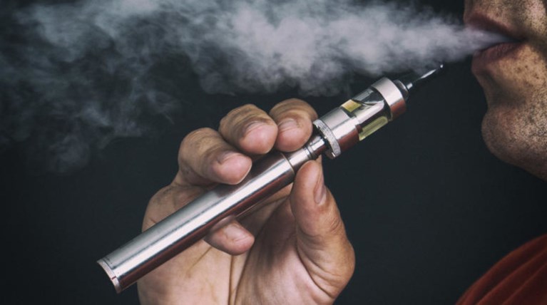 ΣτΕ: απαγορεύεται το ηλεκτρονικό τσιγάρο σε δημόσιους χώρους