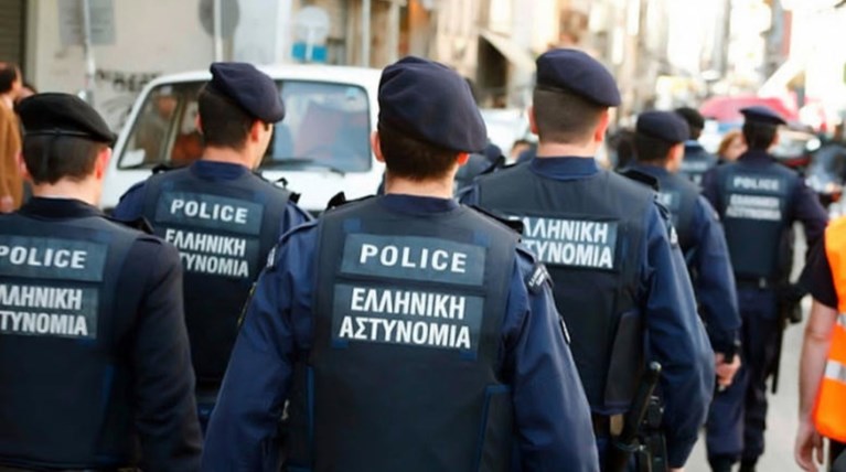 Τρεις αστυνομικοί την ημέρα στη γραμμή ψυχολογικής υποστήριξης