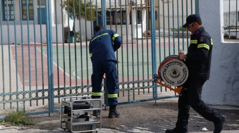 Νέα χρυσαυγίτικη πρόκληση σε σχολείο της Σαντορίνης