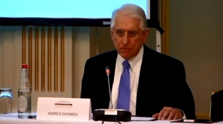 Αντριου Οικονόμου: Ο Ελληνας δικηγόρος που θα εκπροσωπήσει τον Τραμπ