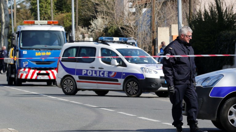 Αυτοκίνητο έπεσε σε στρατιωτική περίπολο στη Γαλλία