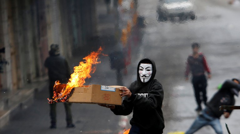 Πέντε νεκροί, 350 τραυματίες σε συγκρούσεις στα σύνορα Γάζας - Ισραήλ