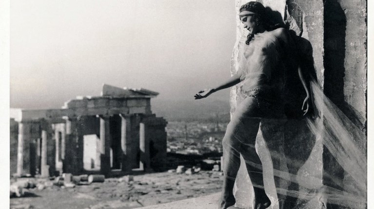 Ο Στ. Θεοδωράκης σχολιάζει την απόφαση του ΚΑΣ με φωτογραφία του 1928