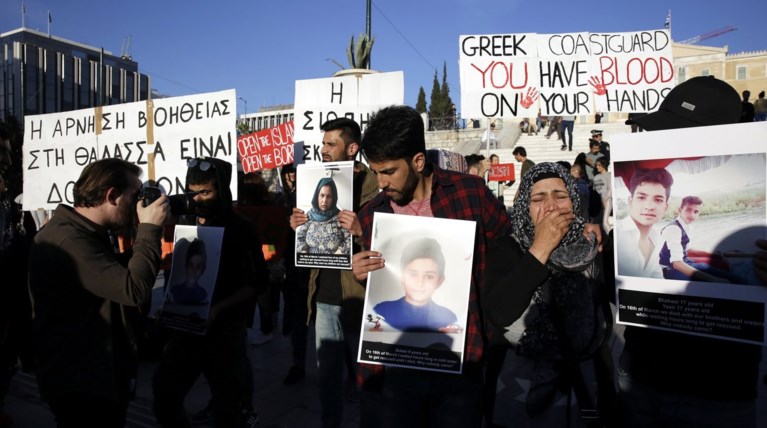 Συγκέντρωση στην πλατεία Συντάγματος για το ναυάγιο στο Αγαθονήσι