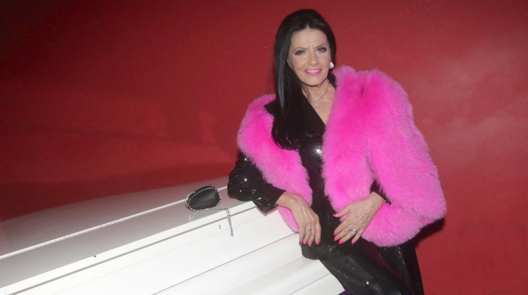 Ζωζώ:"Ο άντρας μου δέσμευσε τα χρήματα μου για να μην τα πάρω και τα χαλάσω