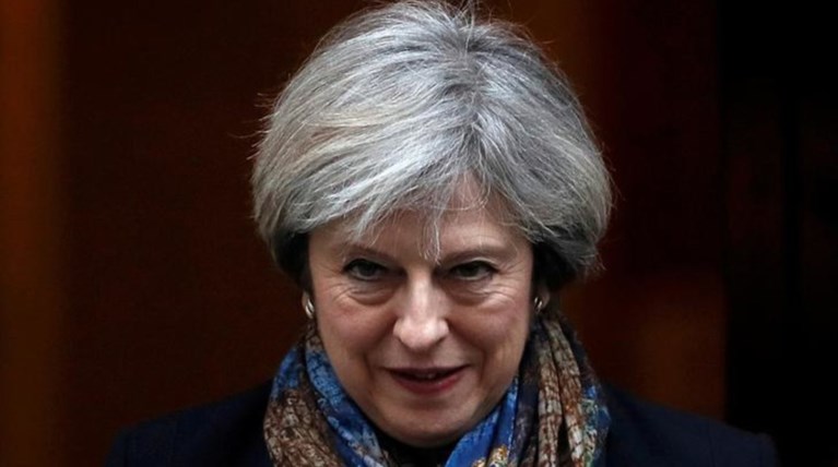 Η Μέι έτοιμη να δώσει το πράσινο φως για στρατιωτική δράση στη Συρία