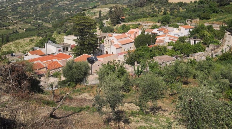 Ιερόσυλοι έκλεψαν τάματα και εικόνες από την Ιερά Μονή Παλιανής