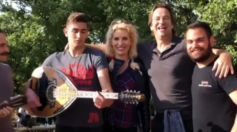 Ελένη Μενεγάκη:Προανάκριση για το βίντεο που ανέβασε το Πάσχα από την Κρήτη