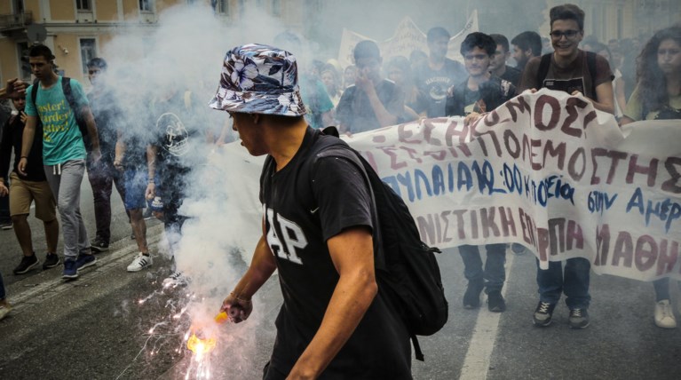 Συλλήψεις οι προσαγωγές των δύο διαδηλωτών του αντιπολεμικού συλλαλητηρίου
