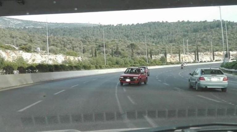 Απίστευτο: Οδηγούσε ανάποδα στην Περιφερειακή Υμμηττού! -φωτό