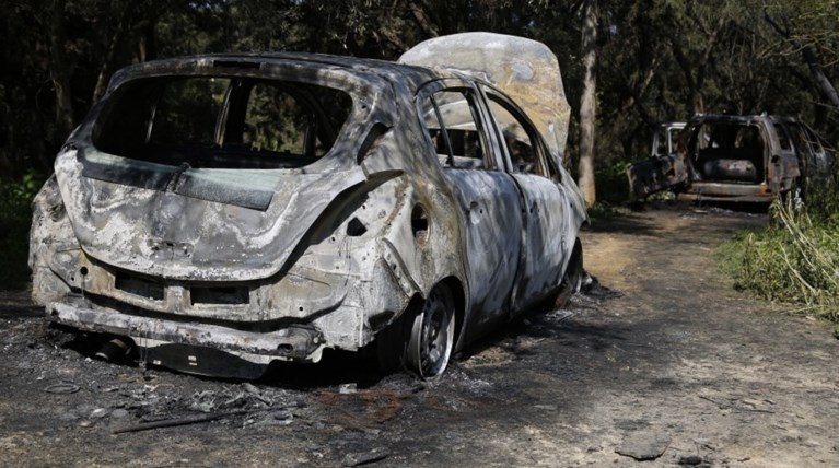 Καματερό: Έκαψαν δύο αυτοκίνητα  - Ανατίναξαν ΑΤΜ στην Πεύκη