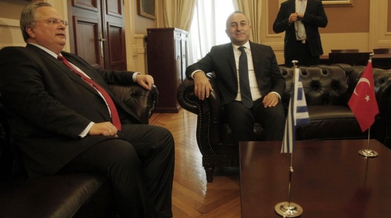 Πρώτη συνάντηση Κοτζιά & Τσαβούσογλου μετά τη νέα ένταση