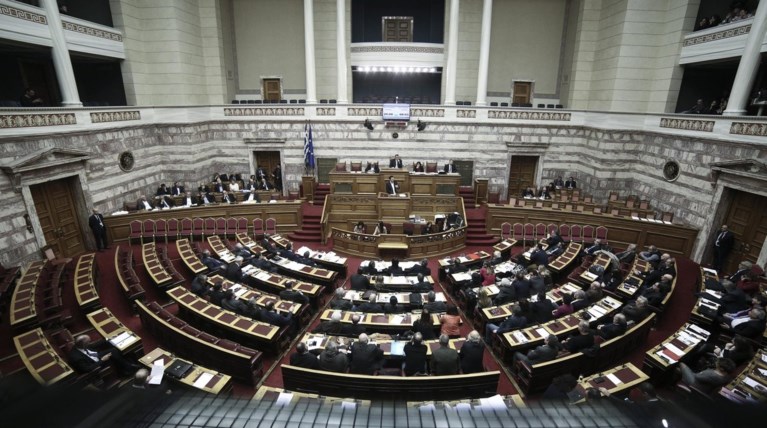 Αιχμηρά σχόλια από Κίνημα Αλλαγής και ΚΚΕ μετά το Eurogroup