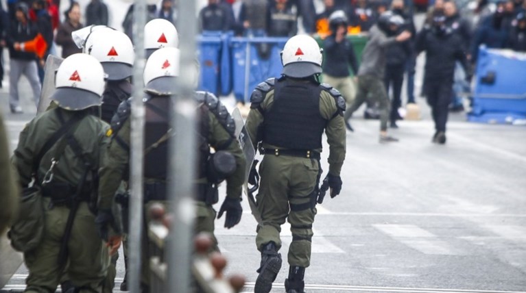 Επίθεση με μαχαίρια σε μαθητή για οπαδικούς λόγους στην Πάτρα