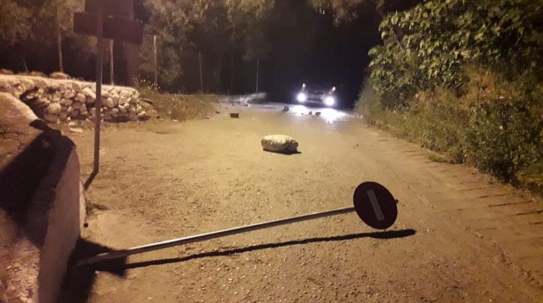Συγκρούσεις με τραυματίες στο κέντρο προσφύγων στη Μόρια