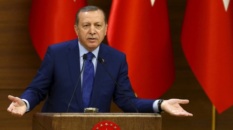 Die Zeit: Μπορεί κανείς να νικήσει τον Ερντογάν;