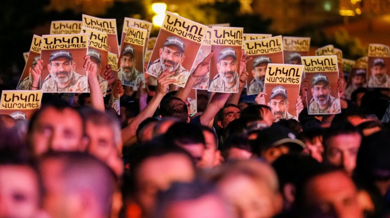 Στα άκρα η Αρμενία, ξανά στους δρόμους οι διαδηλωτές