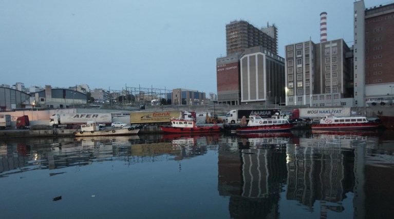 Κλειστά σχολεία σε Πειραιά & Κερατσίνι λόγω δυσοσμίας