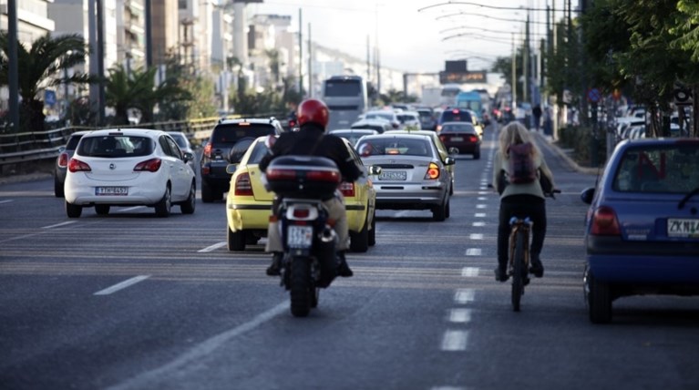 Καμία παράταση για τα ανασφάλιστα - Έρχονται πρόστιμα ως 250 ευρώ