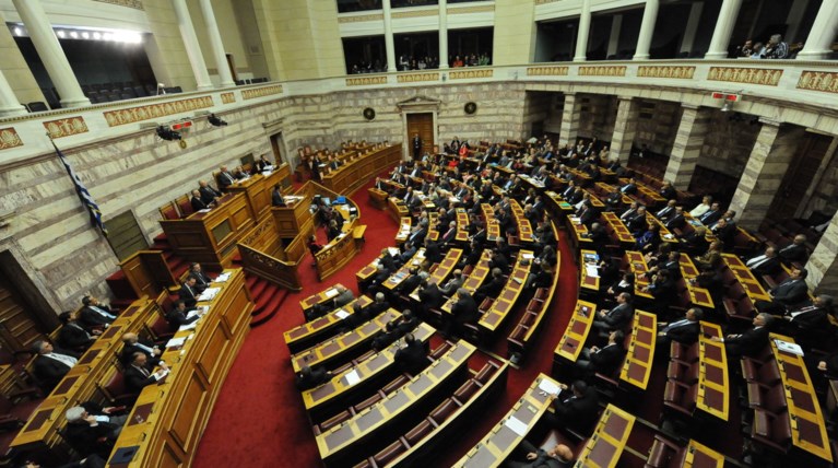 Βουλή: Συνεχίζεται η συζήτηση του ν/σ για την αναδοχή