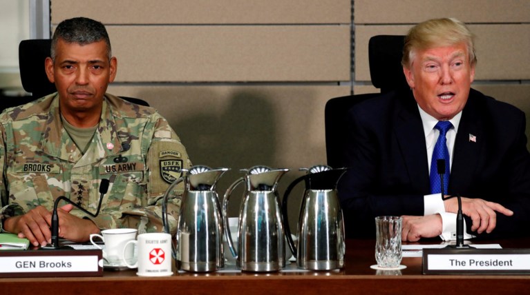 Απελευθερώθηκαν οι 3 Αμερικανοί κρατούμενοι στη Βόρεια Κόρεα