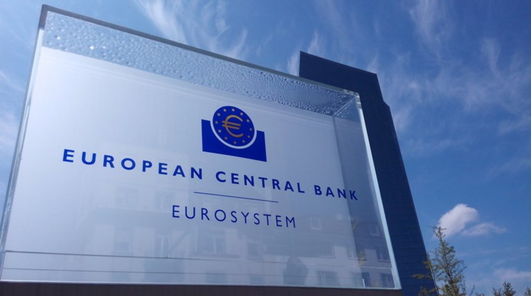 Στα 21,6 δισ. ευρώ περιορίστηκε η εξάρτηση των ελληνικών τραπεζών