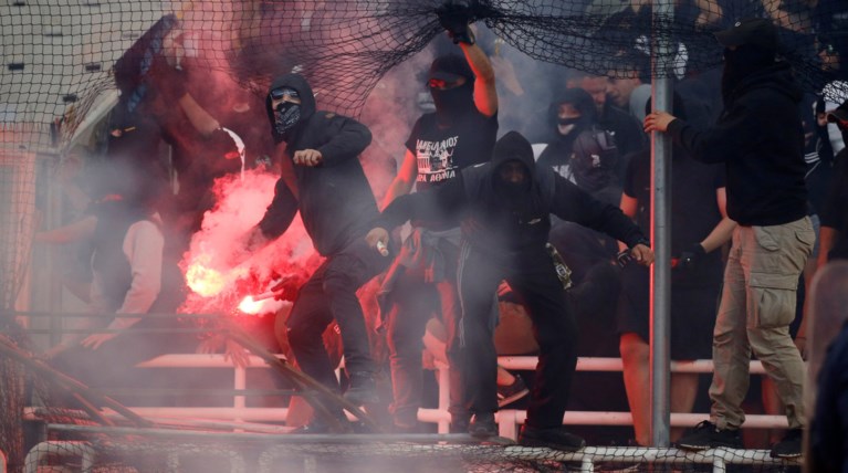 Επεισόδια με οπαδούς στο ΟΑΚΑ-σε εξέλιξη ο τελικός Κυπέλλου  [ΦΩΤΟ-ΒΙΝΤΕΟ]