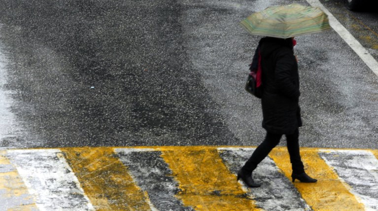 Καιρός: Τοπικές βροχές, καταιγίδες και χαλάζι