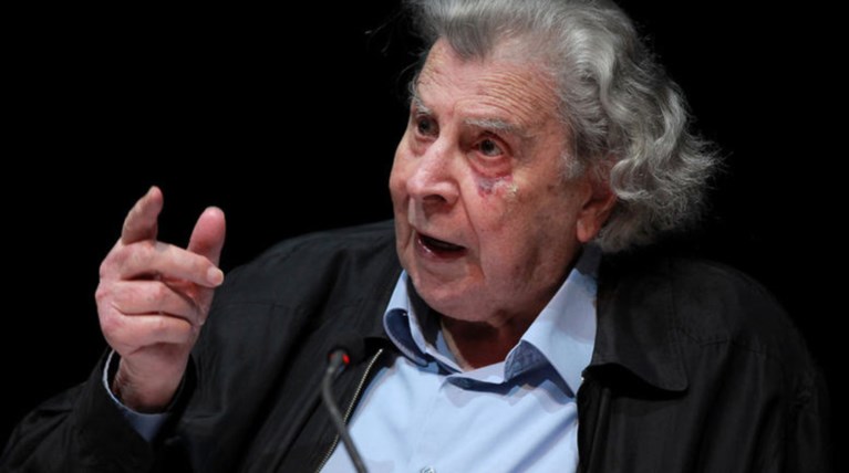 Ο Μίκης Θεοδωράκης καθορίζει την εικόνα μας για την Ελλάδα