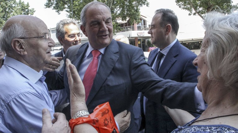 Στη Θεσσαλονίκη ψήφισε στις εσωκομματικές της Ν.Δ ο Κώστας Καραμανλής