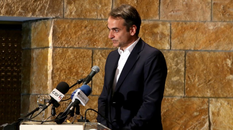 Μητσοτάκης: Τα προβλήματα δεν λύνονται με μπουνιές & κλωτσιές