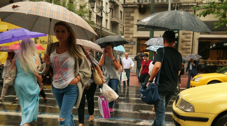 Τοπικές βροχές και αφρικανική σκόνη