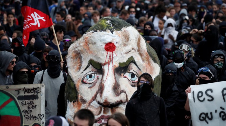 Συμπλοκές στο Παρίσι σε διαδήλωση δημοσίων υπαλλήλων