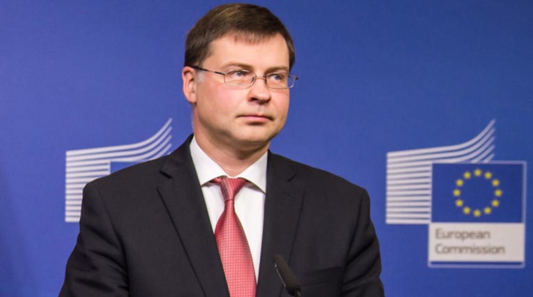 Ντομπρόβσκις: Συζητείται  η σύνδεση της ελάφρυνσης χρέους με την ανάπτυξη