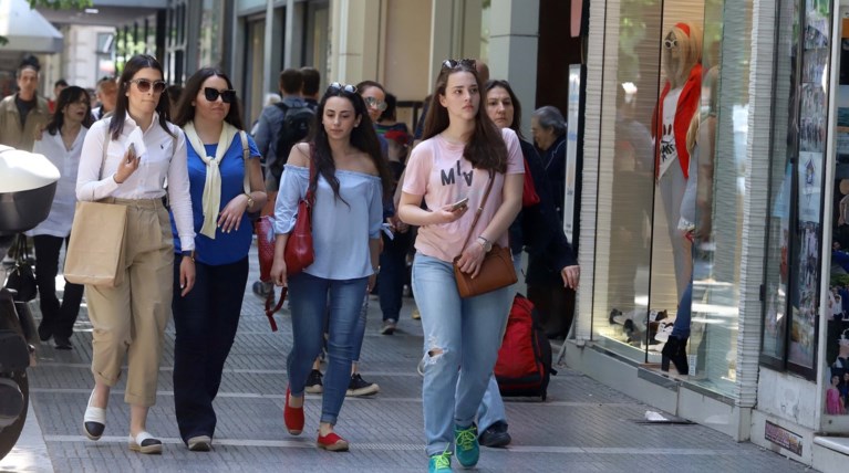 Ανοικτά τα καταστήματα στην Αττική του Αγίου Πνεύματος