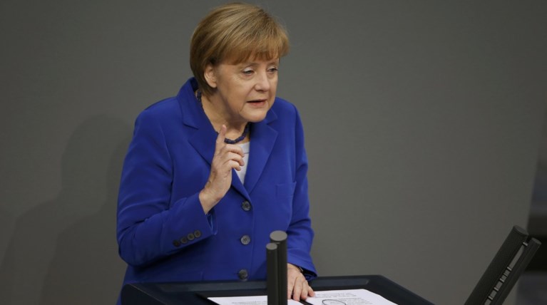 Μήνυμα Μέρκελ στην Ιταλία: Η ΕΕ βασίζεται στο σεβασμό των κανόνων από όλους